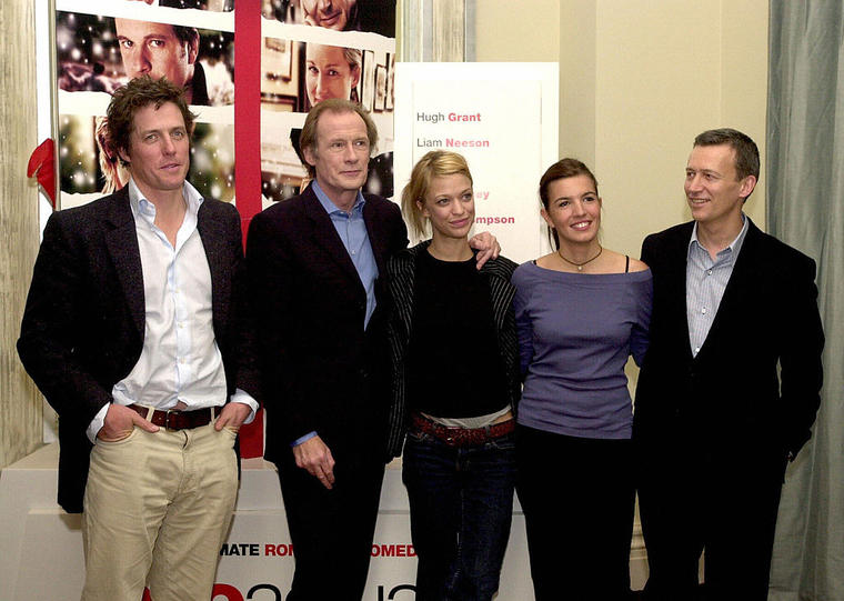 Los actores Hugh Grant, Bill Nighy, Heike Makotsch, Lucia Monic y Duncan Kenworthy de la película 'Love Actually', en octubre de 2003. 