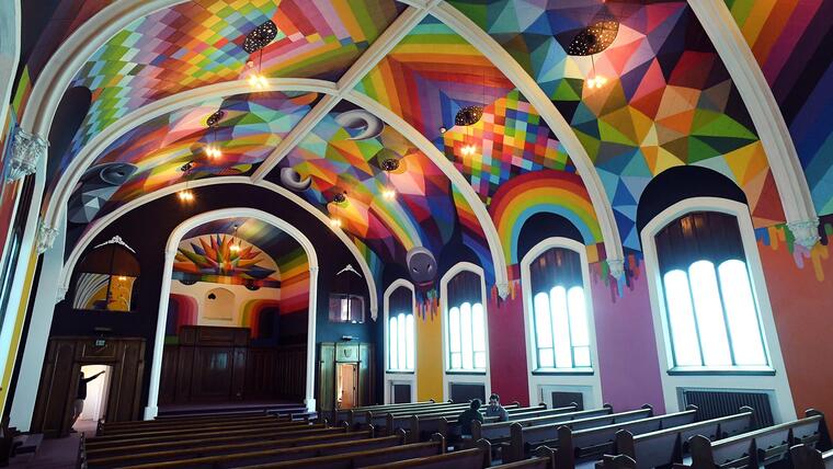 Los alucinantes murales de la Iglesia Internacional de la Cannabis