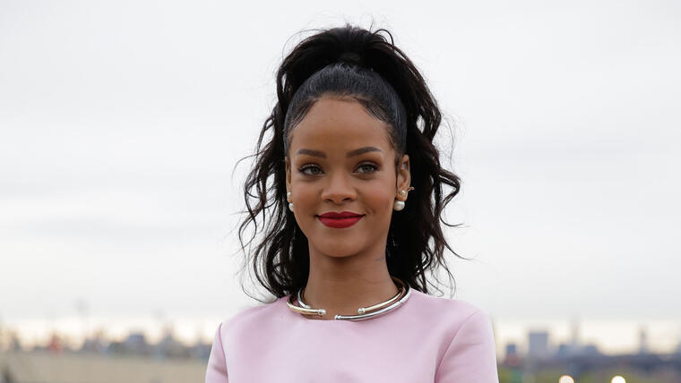 Rihanna atiende al crucero Christian Dior 2015 