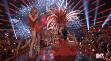 Taylor Swift y Nicki Minaj en los MTV VMAs 2015
