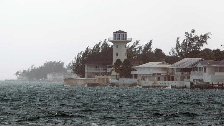 El huracán Joaquín dejó sin comunicación a varias islas en Bahamas, la mayoría poco pobladas