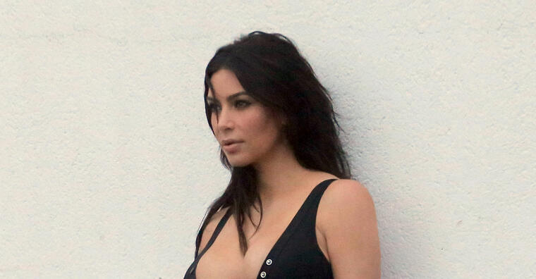 Kim Kardashian en traje de baño
