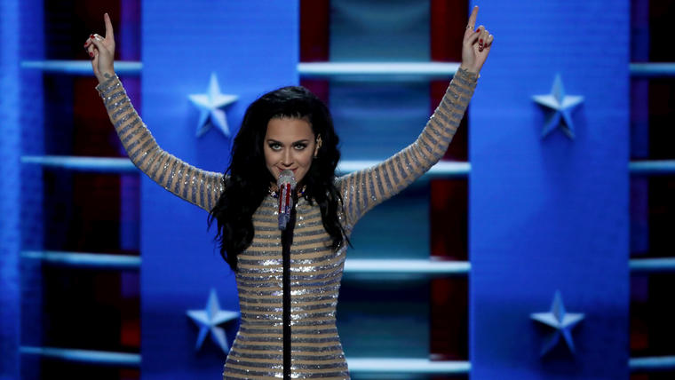 Katy Perry en la convención del partido democrata 2016