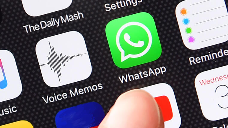 En la imagen el icono de WhatsApp en un teléfono móvil, la aplicación de mensajería instantánea que usan millones de personas. 