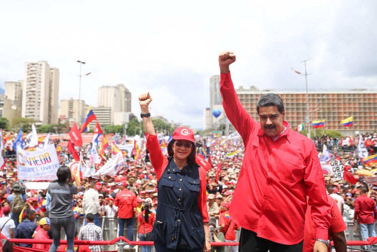 Maduro propone a oposición unirse a una "mesa de paz" ante la Constituyente