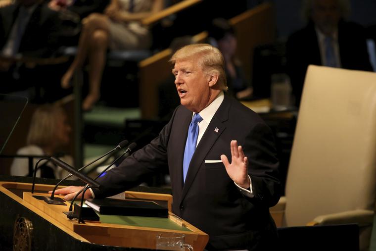El presidente de Estados Unidos, Donald Trump, ofrece un discurso de apertura del debate de alto nivel de la Asamblea General de la ONU, en su sede en Nueva York (Estados Unidos) el 19 de septiembre de 2017. EFE/Peter Foley