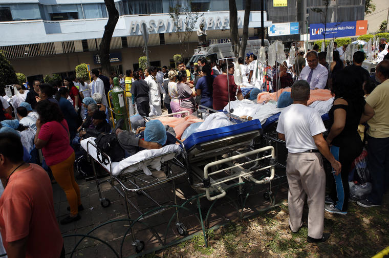 Pacientes evacuados en Ciudad de México. 