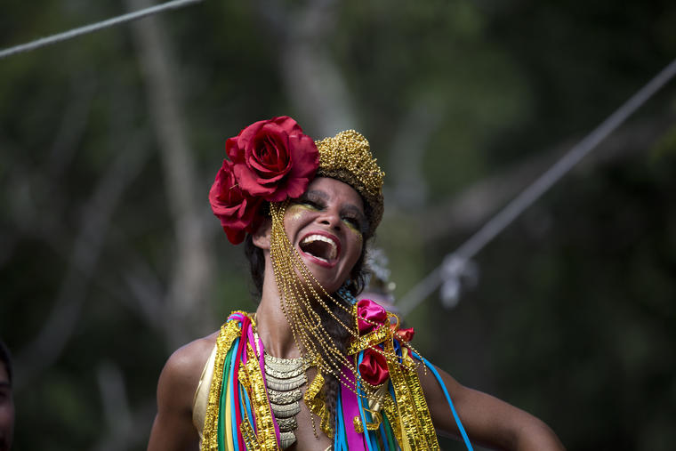 Una mujer ríe durante el carnaval en Río de Janeiro, el 10 de febrero.
