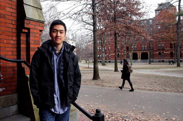 Jin K. Park, quien tiene un título en biología molecular y celular en Harvard Yard en Cambridge, Massachusetts, el jueves 13 de diciembre de 2018. 
