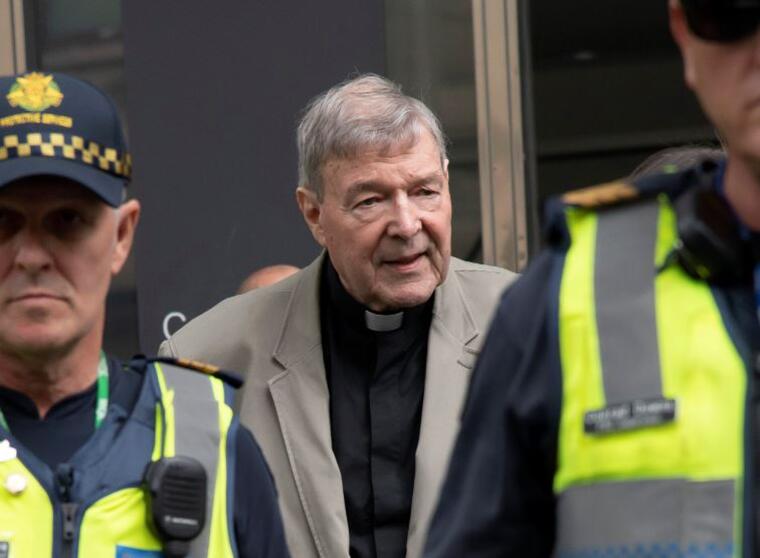 El cardenal George Pell llega a la Corte del Condado en Melbourne, Australia, este martes 26 de febrero de 2019.
