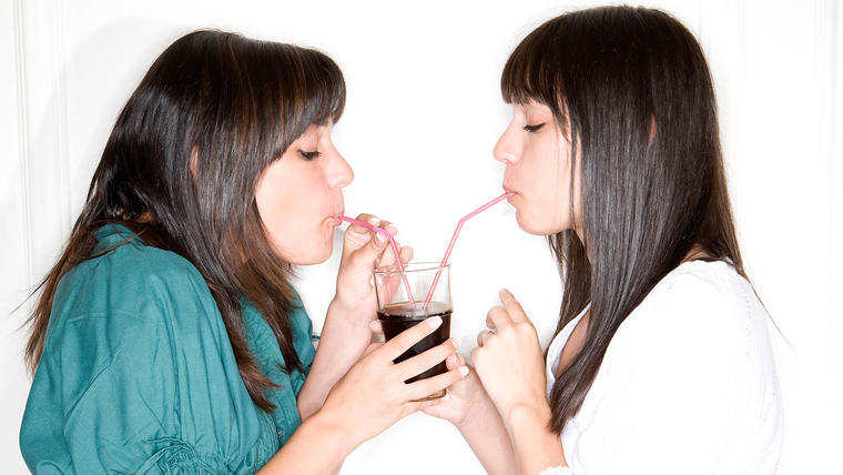 El consumo de soda estaría ligado a dos tipos de cáncer y enfermedades del corazón, según estudio de Harvard.