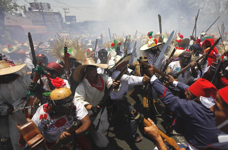 Recreación de la batalla de Puebla en la ciudad de México en una imagen de archivo. 