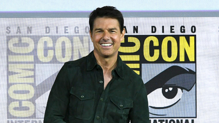 Tom Cruise Surprises Fans With 'Top Gun' Sequel Trailer at San Diego Comic Con