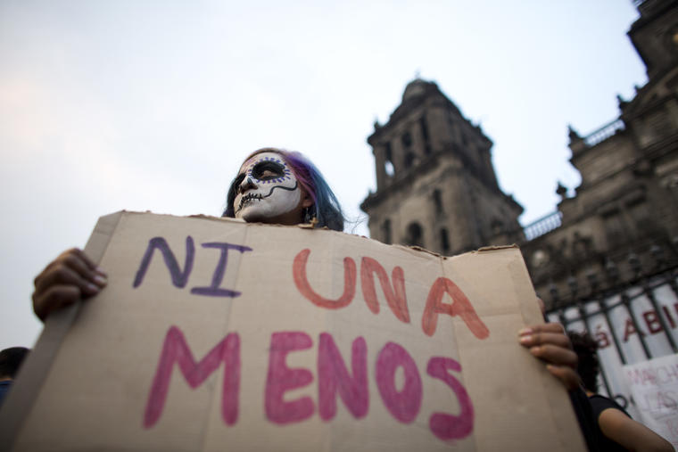 Imagen de archivo de la marcha "Ni Una Menos" en México en noviembre de 2017. 