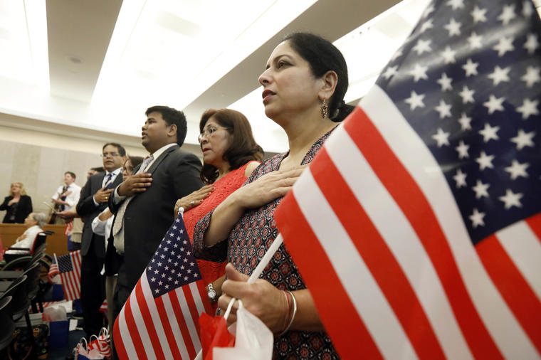 Ceremonia de naturalización en EE.UU.