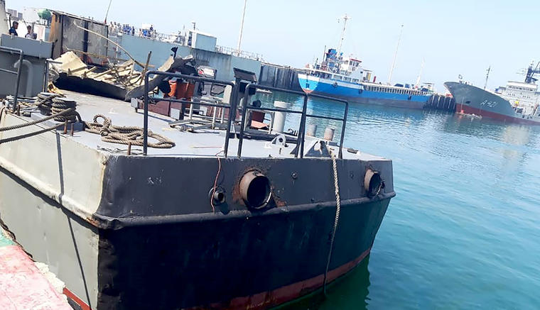 Imagen del buque 'Konarak' atracado en un base naval iraní, proporcionada este 11 de mayo por las autoridades de ese país. 