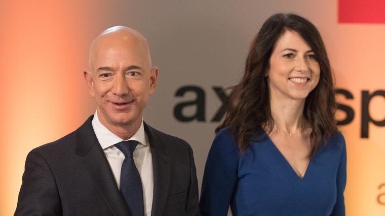 MacKenzie Scott y Jeff Bezos