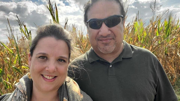 Lydia y Lawrence Rodriguez, esposos y residentes de Texas que murieron con días de diferencia de COVID-19 tras negarse a vacunarse. 
