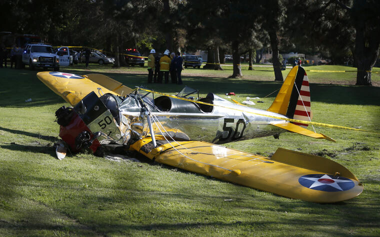 Harrison Ford está gravemente herido después de sufrir un accidente de avión 