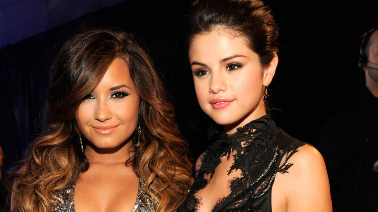 Demi Lovato y Selena Gomez en los premios MTV VMA 2011
