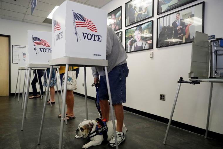 Una foto de archivo de la Oficina del Registro de Votantes del Condado de Los Ángeles, en octubre de 2018, en Norwalk, California.