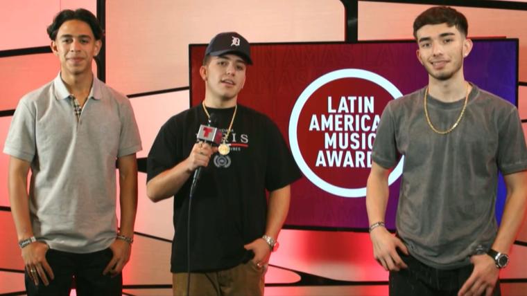 Eslabón Armado en el backstage de los Latin American Music Awards 2021 
