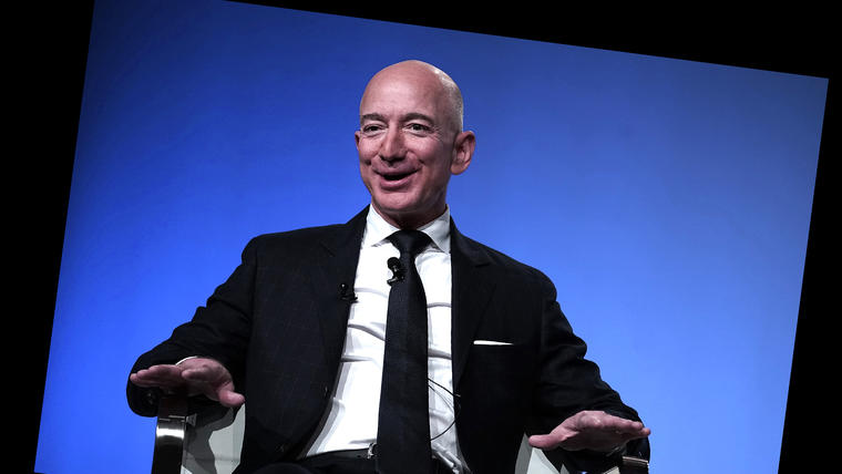 El CEO de Amazon, Jeff Bezos, fundador de la empresa espacial Blue Origin y propietario de The Washington Post, participa en un evento organizado por la Asociación de la Fuerza Aérea el 19 de septiembre de 2018 en National Harbor, Maryland.