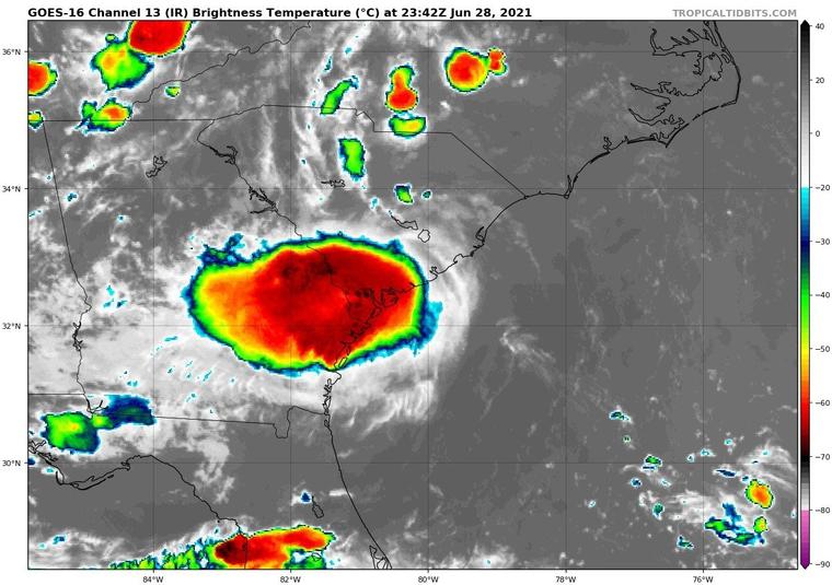Imagen satelital con luz infrarroja de la tormenta tropical Danny
