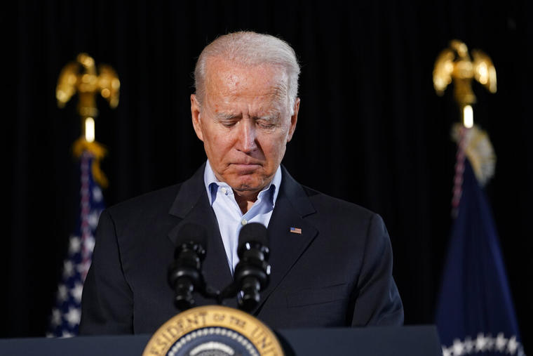 El presidente, Joe Biden, habla tras reunirse con familiares de las víctimas del colapso en Miami