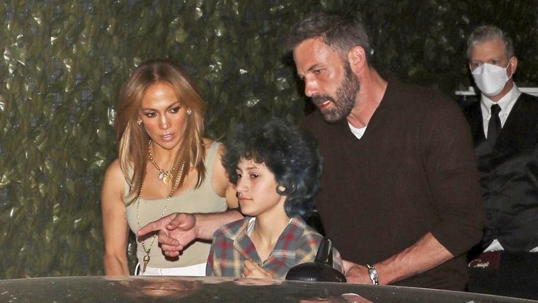 Ben Affleck, Jennifer Lopez, Emme, salieron a cenar 