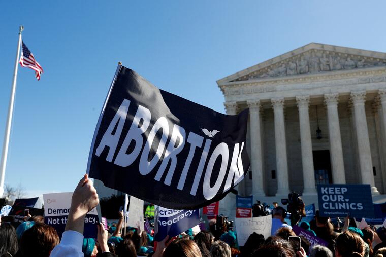 Activistas a favor del derecho de las mujeres a abortar marchan en Washington D.C.