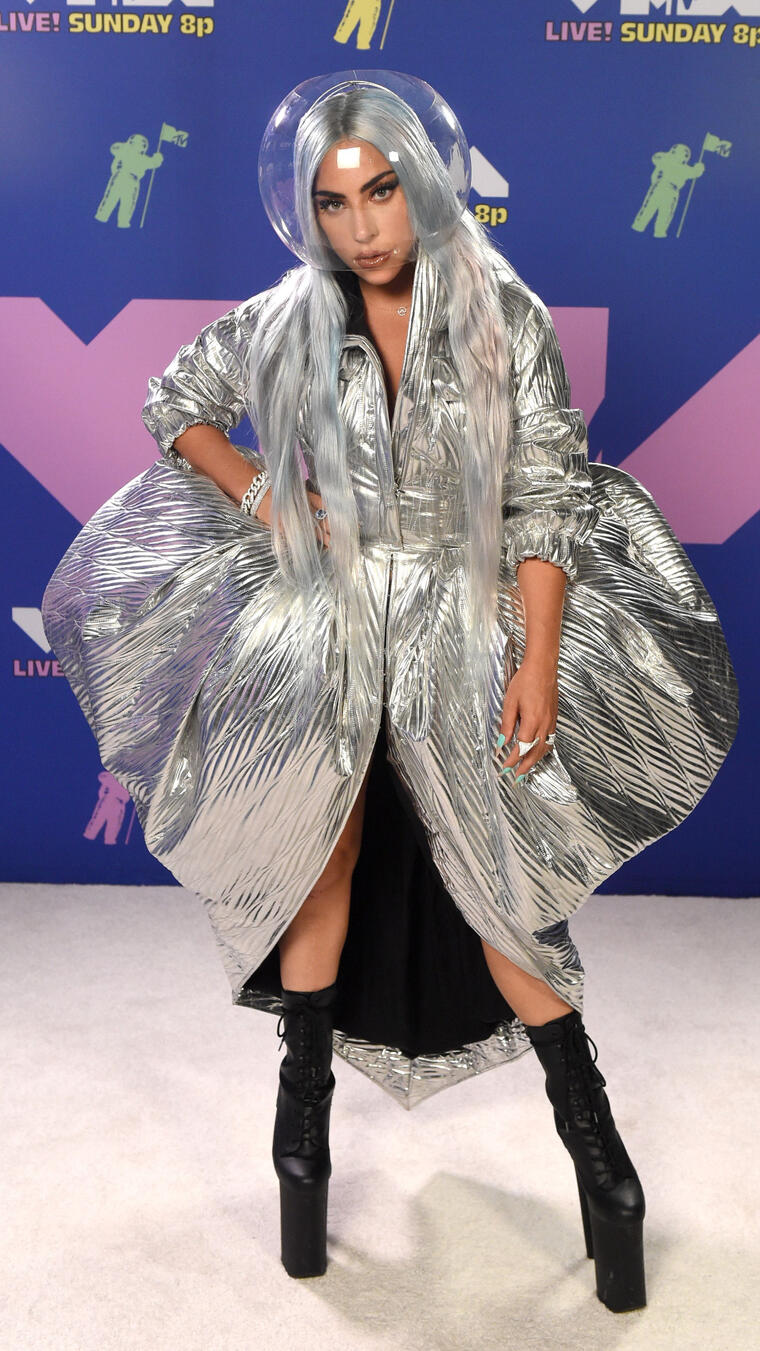 Lady Gaga en la alfombra roja de los MTV VMAs 2020