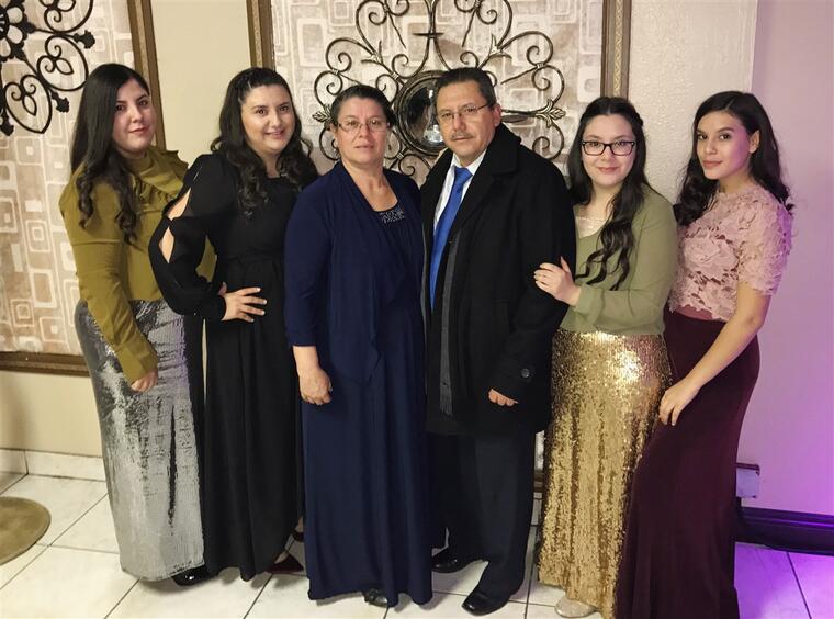 La familia Arreola durante la celebración de Año Nuevo en 2018. 
