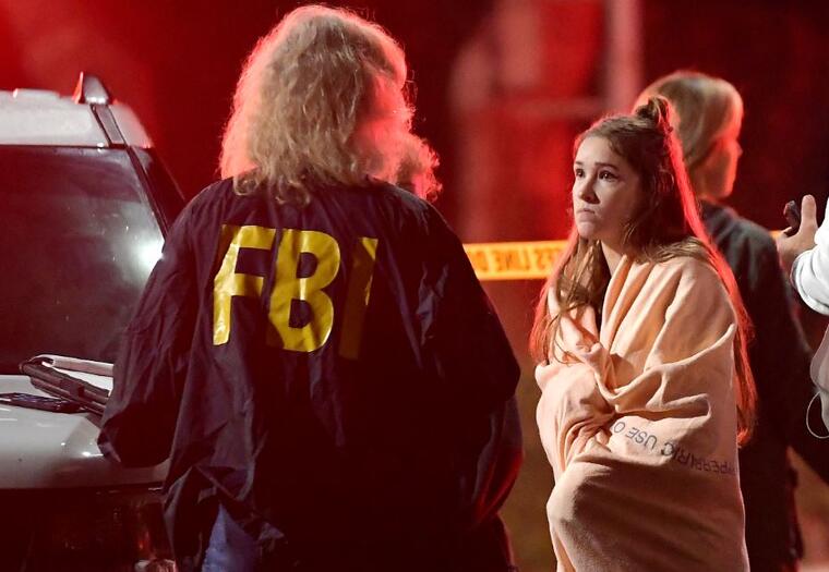 Al menos 12 muertos tras un tiroteo en una fiesta universitaria en un bar de California.