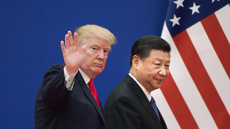 El presidente Donald Trump (izq.), y el presidente de China, Xi Jinping, en Beijing, noviembre de 2017.