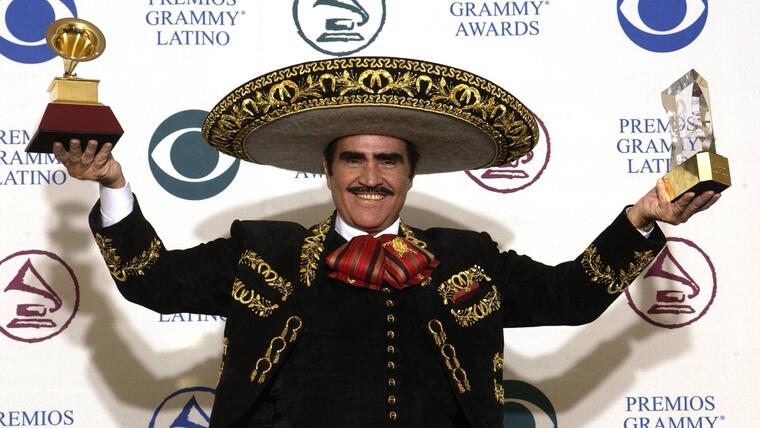 Vicente Fernández en los Premios Grammy Latino 2002