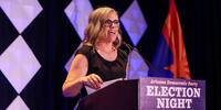 La demócrata Katie Hobbs será la nueva gobernadora de Arizona