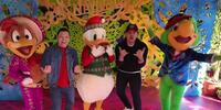 El Yaki disfrutó de las atracciones navideñas en Disneyland