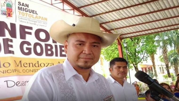 Asesinan a alcalde y trabajadores del Ayuntamiento en ataque armado en  México | Telemundo