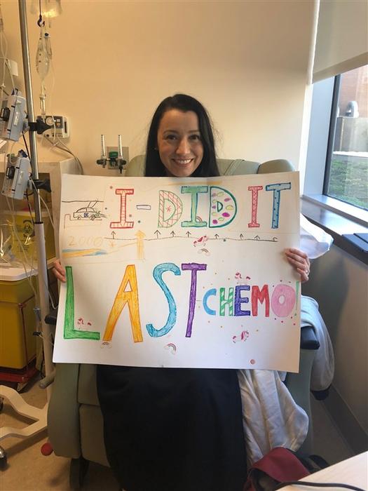 Diana Zepeda en su última quimioterapia