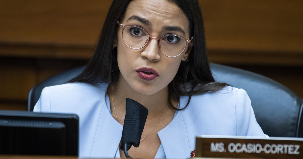 Alexandria Ocasio-Cortez revives the capitol at the Capitol in dice that were the victim of sexual aggression
