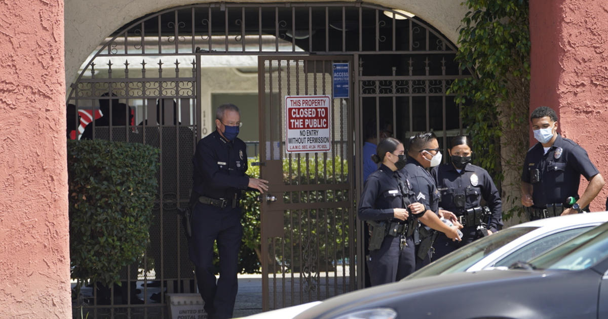 Hallan has three assassinated children in an apartment in Los Angeles