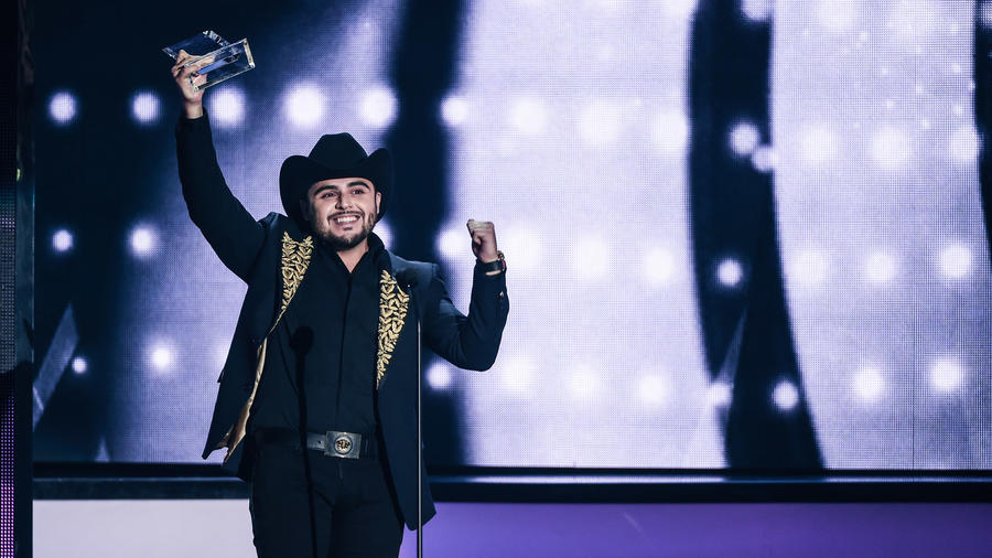 Gerardo Ortiz gana Premios Billboard 2016