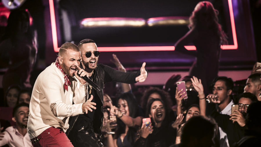 Nacho y Yandel en Premios Tu Mundo 2017 