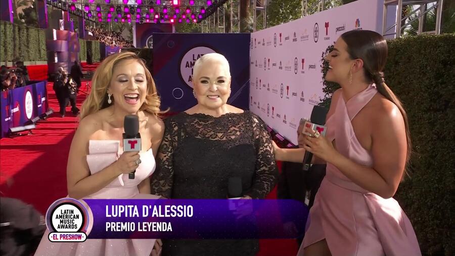 Lupita D'Alessio en el PreShow de los Latin AMAs 2022