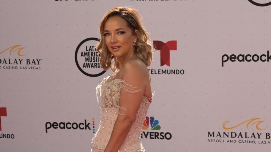 Adamari López en la alfombra roja de los Latin American Music Awards 2022