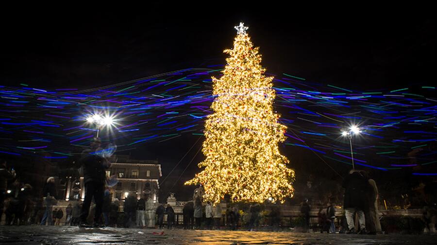 En video: Luces navideñas engalanan la ciudad de Roma