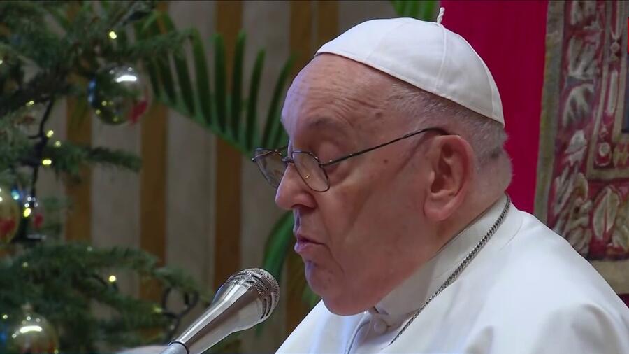 Papa Francisco causa controversia por declaraciones sobre cirugías de reasignación de sexo
