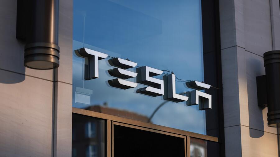 Tesla anuncia el despido de al menos el 10% de su fuerza laboral mundial