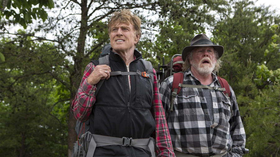 Robert Redford y Nick Nolte en una escena de la película "A Walk in the Woods"